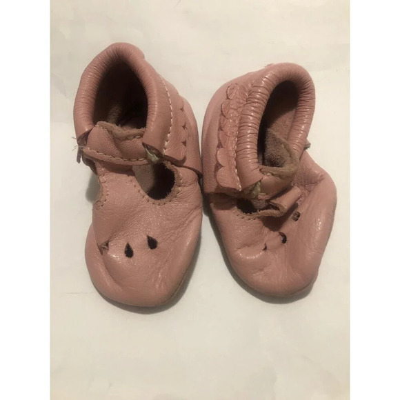 Freshly Picked Moccs pink size 5 - Picture 1 of 6